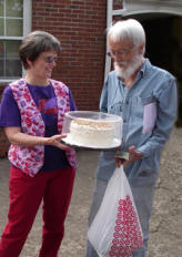 Teri gives cake to highest bidder